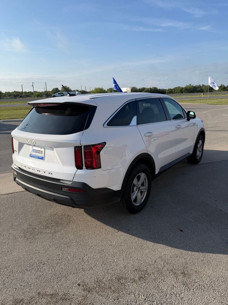 2022 Kia Sorento LX