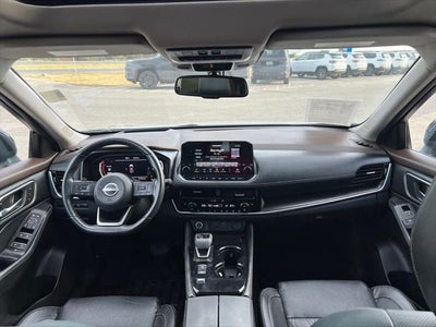 2023 Nissan Rogue Platinum FWD