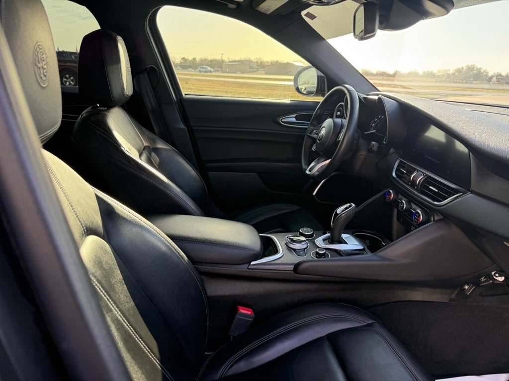 2022 Alfa Romeo Giulia Ti RWD