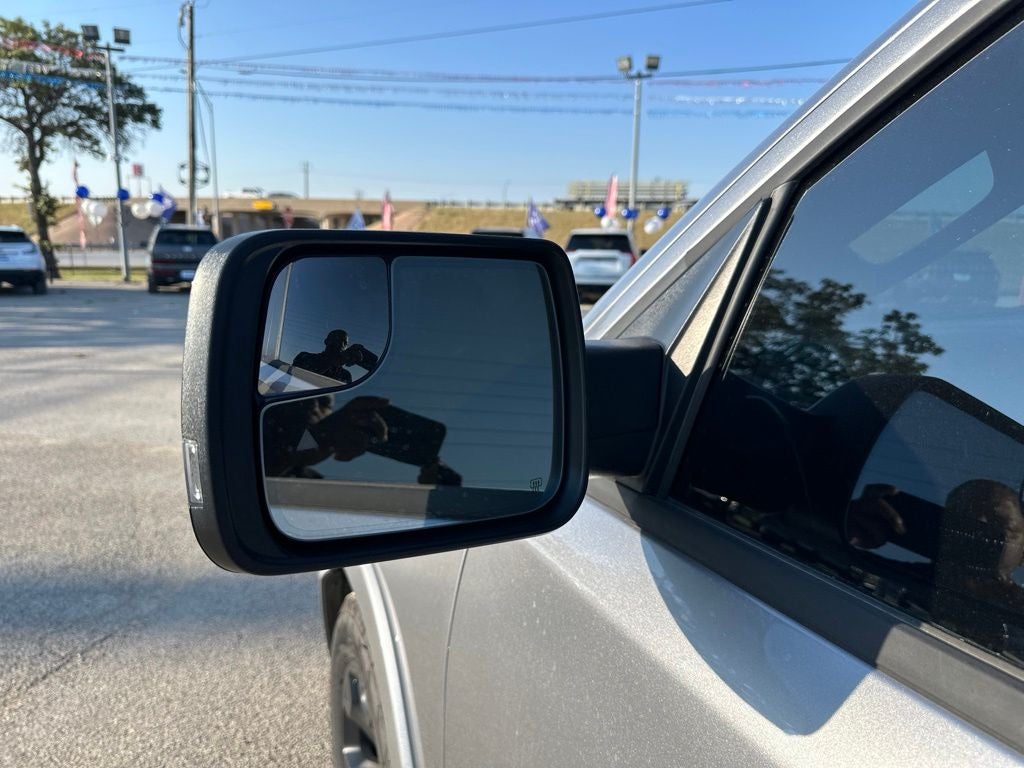 2025 RAM 1500 Lone Star Crew Cab 4x4 5'7' Box
