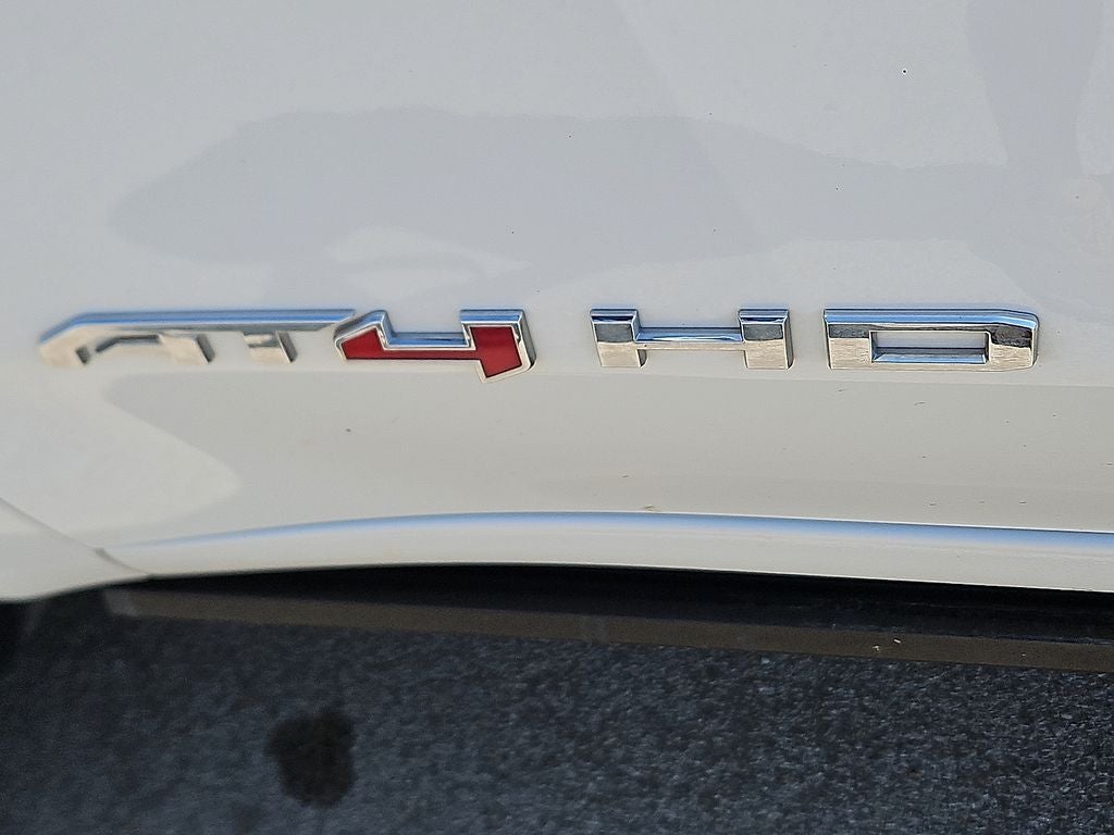 2024 GMC Sierra 2500HD 4WD Crew Cab Standard Bed AT4