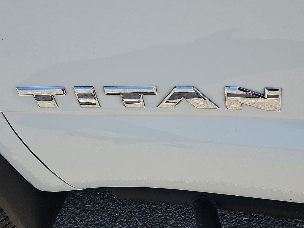 2024 Nissan TITAN Crew Cab SV 4x4