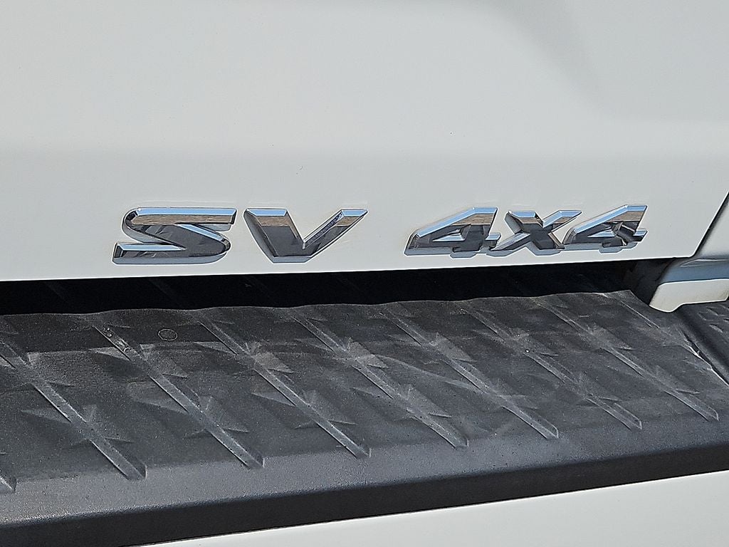 2024 Nissan TITAN Crew Cab SV 4x4