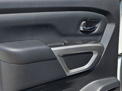 2024 Nissan TITAN Crew Cab SV 4x4