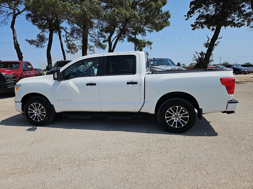 2024 Nissan TITAN Crew Cab SV 4x4