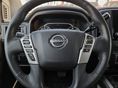 2024 Nissan TITAN Crew Cab SV 4x4