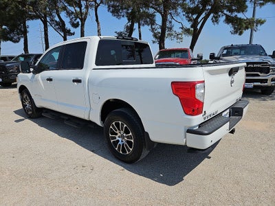 2024 Nissan TITAN Crew Cab SV 4x4