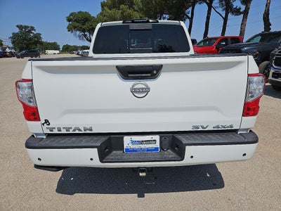 2024 Nissan TITAN Crew Cab SV 4x4