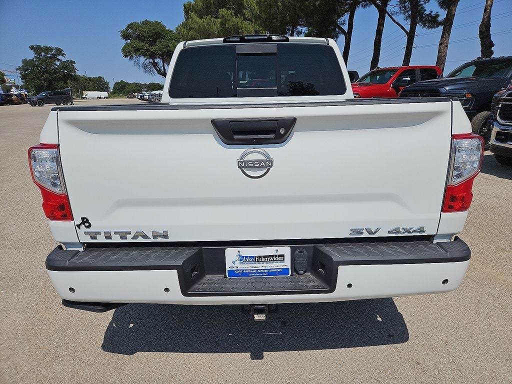 2024 Nissan TITAN Crew Cab SV 4x4