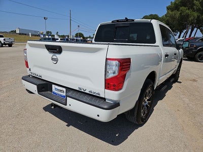 2024 Nissan TITAN Crew Cab SV 4x4