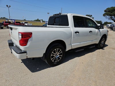 2024 Nissan TITAN Crew Cab SV 4x4