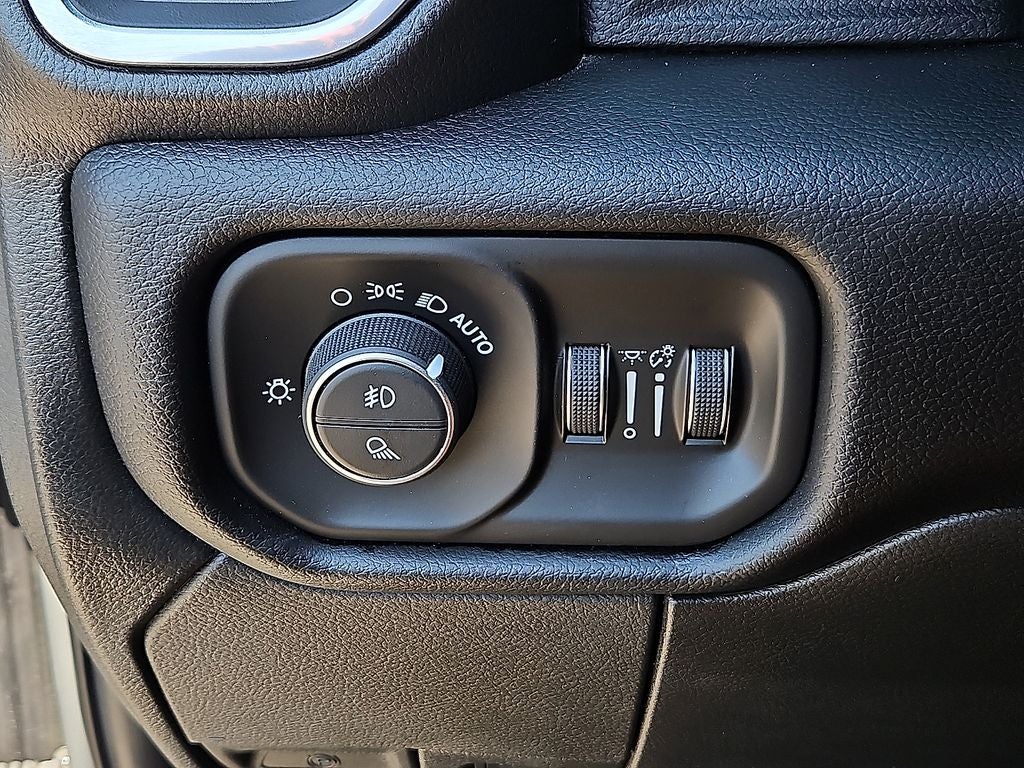 2025 RAM 2500 Laramie Crew Cab 4x4 8' Box