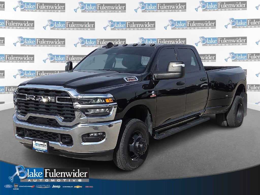 2025 RAM 3500 Tradesman Crew Cab 4x4 8' Box