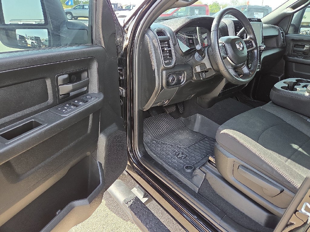 2025 RAM 3500 Tradesman Crew Cab 4x4 8' Box