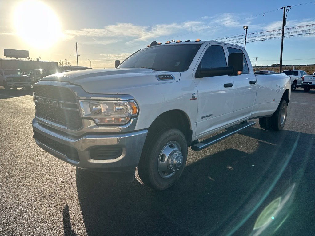 2022 RAM 3500 Tradesman Crew Cab 4x4 8' Box