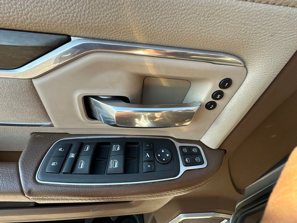 2023 RAM 3500 Laramie Crew Cab 4x4 8' Box