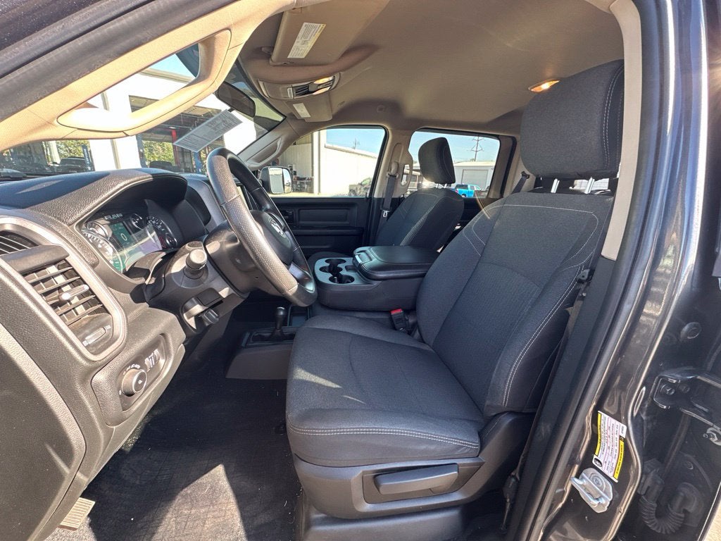 2020 RAM 2500 Tradesman Crew Cab 4x4 6'4' Box