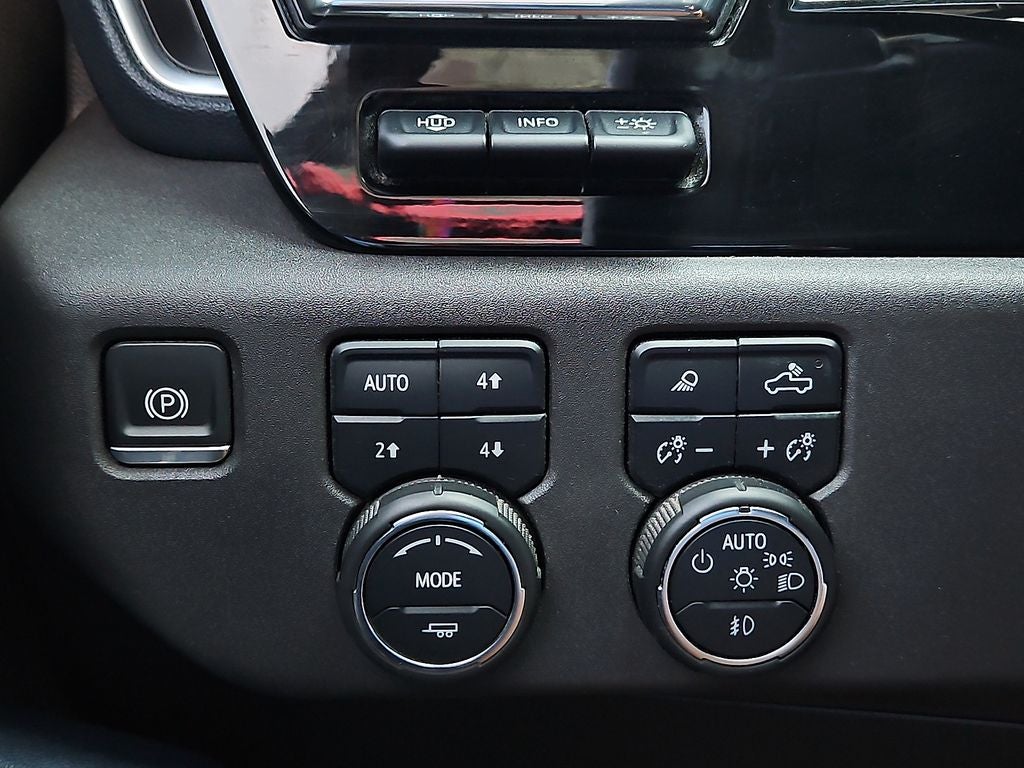 2023 Chevrolet Silverado 1500 4WD Crew Cab Short Bed High Country