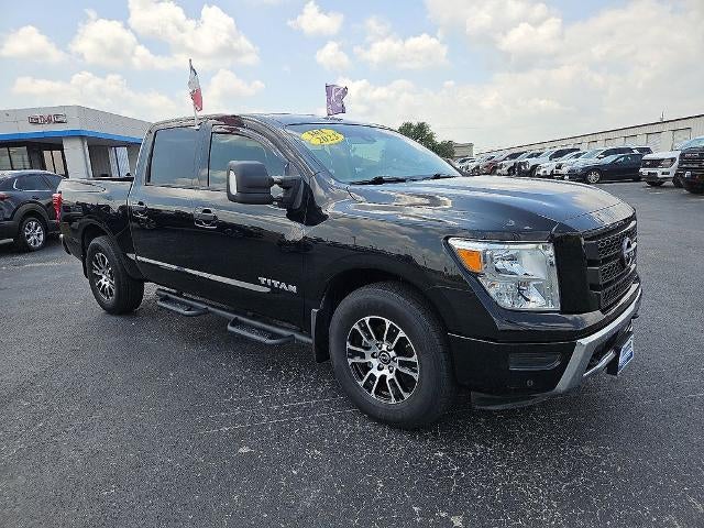 2023 Nissan Titan SV