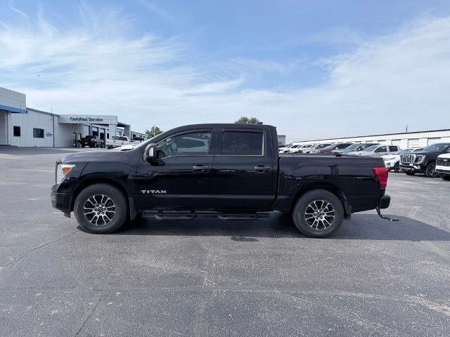 2023 Nissan Titan SV