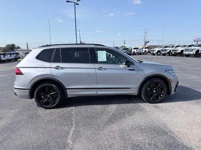 2023 Volkswagen Tiguan SE R-Line Black
