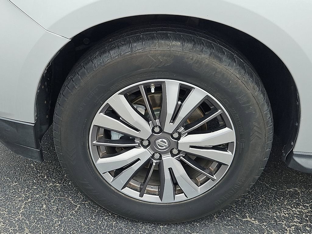 2018 Nissan Pathfinder SV
