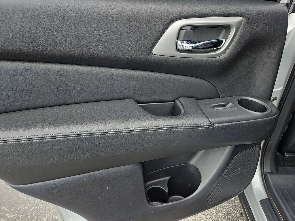 2018 Nissan Pathfinder SV