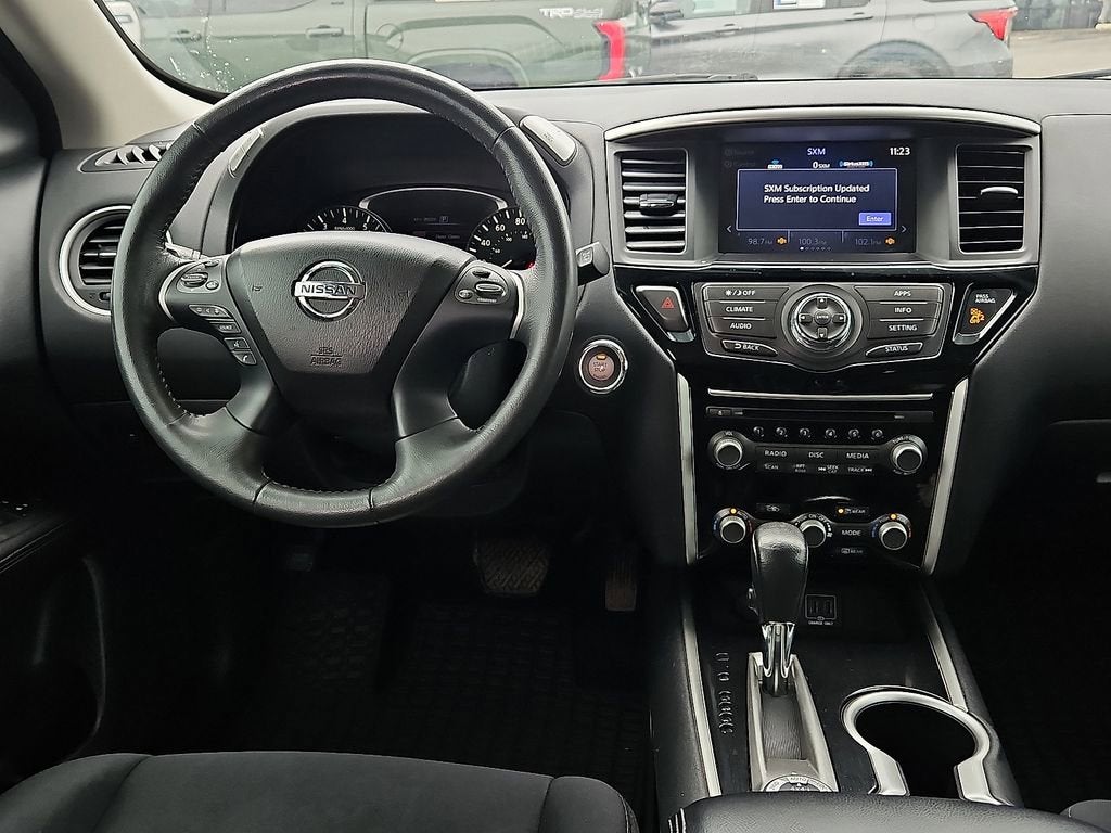 2018 Nissan Pathfinder SV