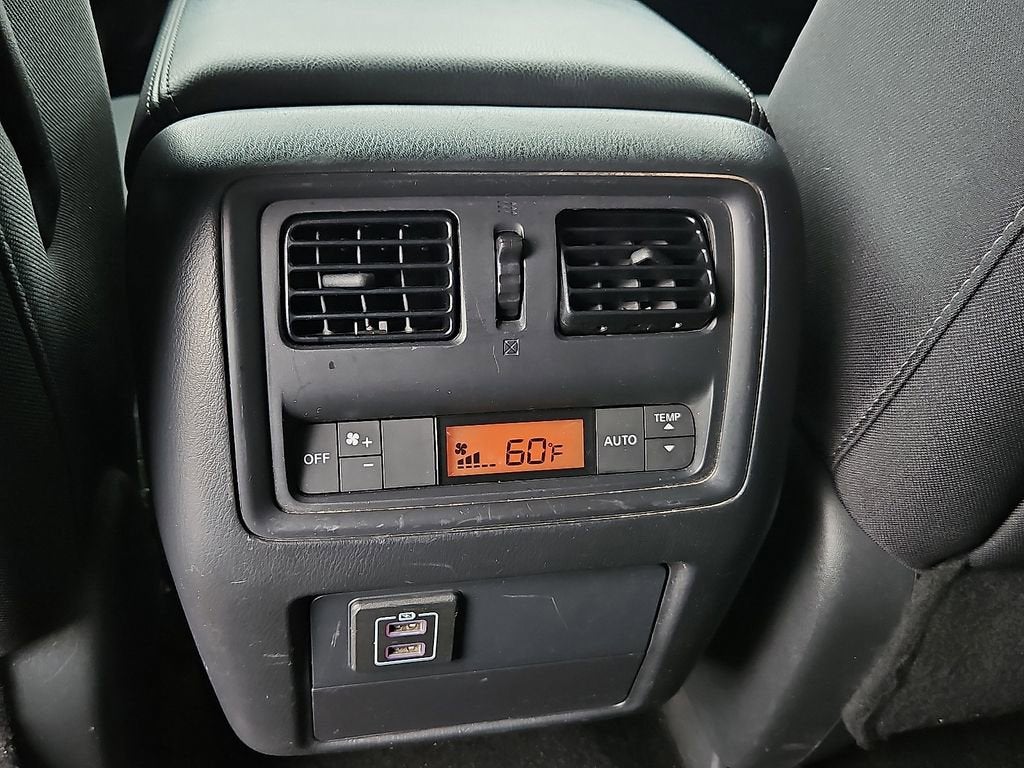 2018 Nissan Pathfinder SV