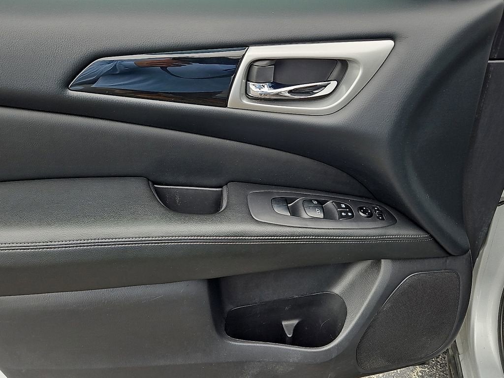 2018 Nissan Pathfinder SV