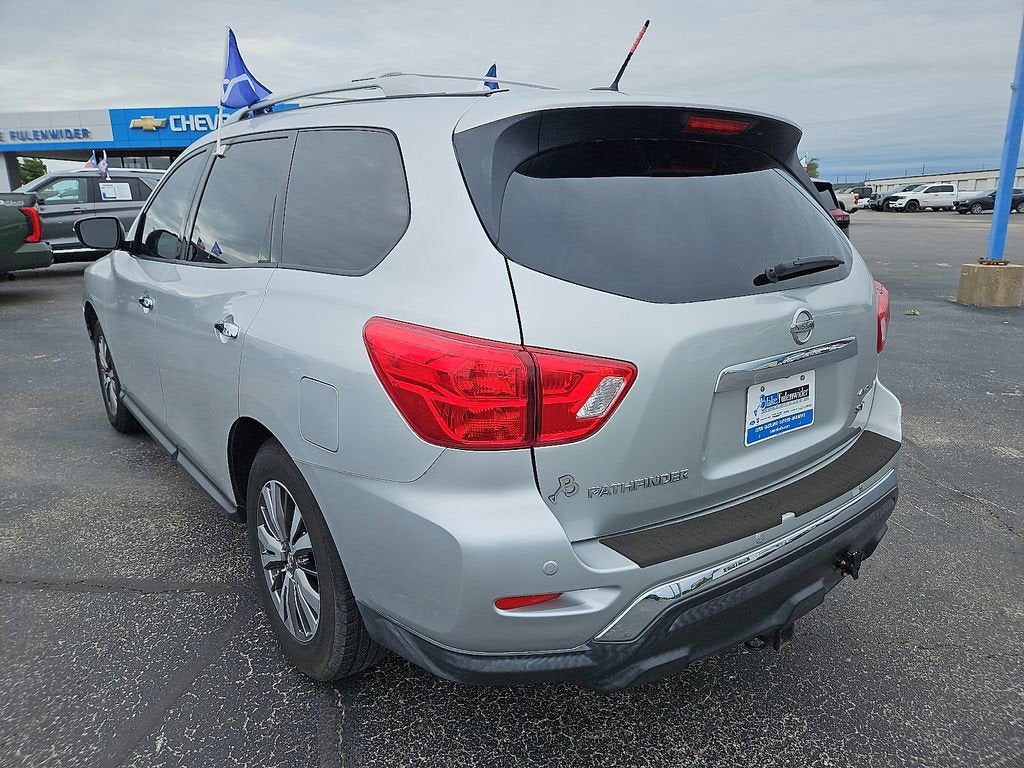 2018 Nissan Pathfinder SV