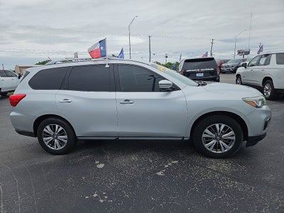2018 Nissan Pathfinder SV