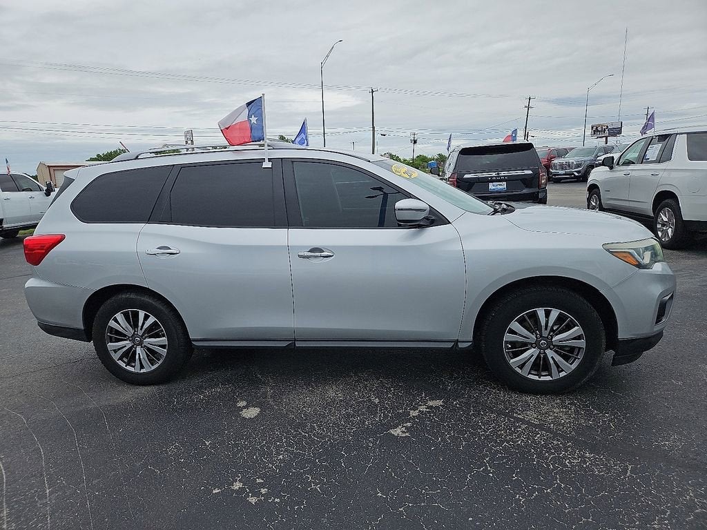 2018 Nissan Pathfinder SV